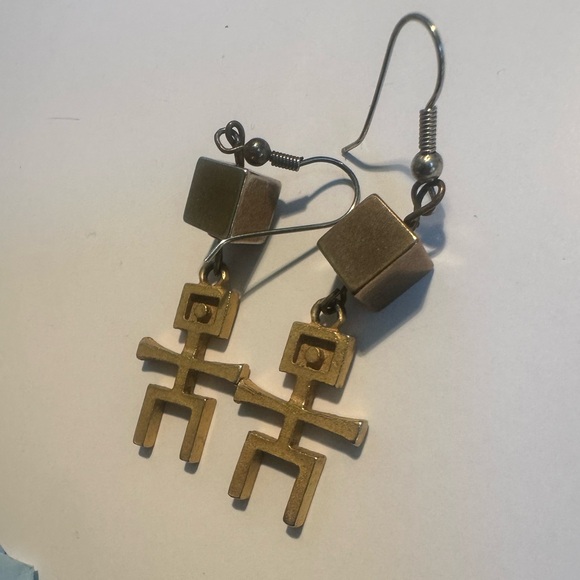 Vintage Gold Tone Drop Earrings Stick Figure awesome Pierced Earrings - Picture 6 of 6